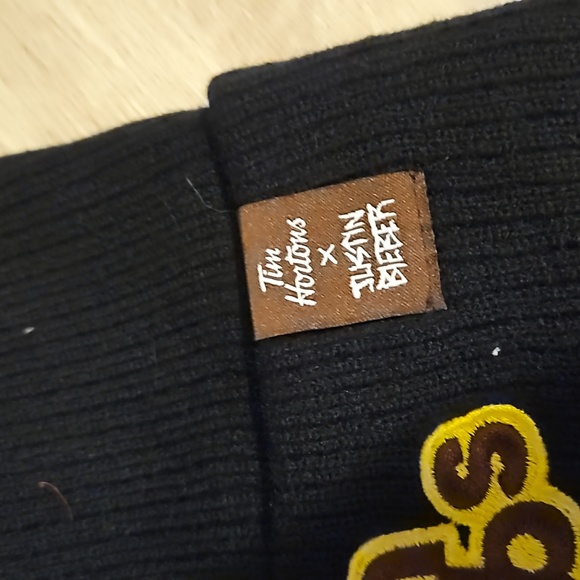 Justin Bieber x Tim Hortons Black Beanie Tim Biebs Toque Hat NWT - Picture 3 of 6